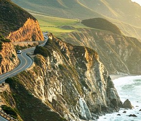 加州一号公路海岸悬崖与公路，美国西海岸12天线路景观参考