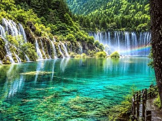 成都·稻城亚丁·鱼子西·墨石公园·四姑娘山 1-8人小团7天6晚跟团游