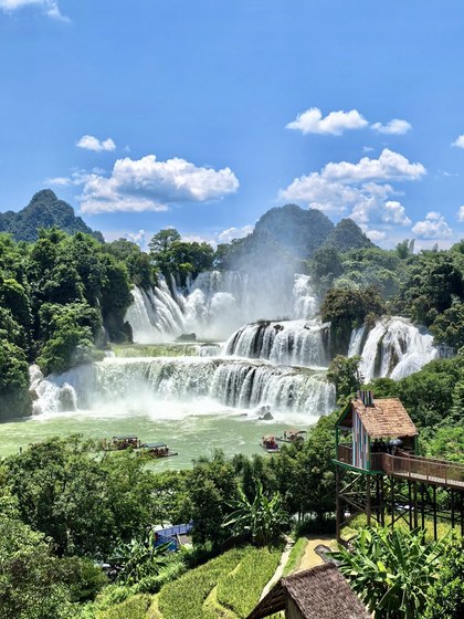 德天跨国瀑布全景