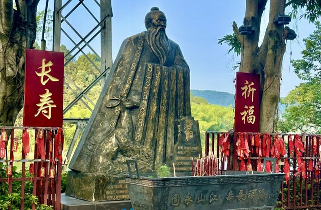 巴马溶洞与地下河